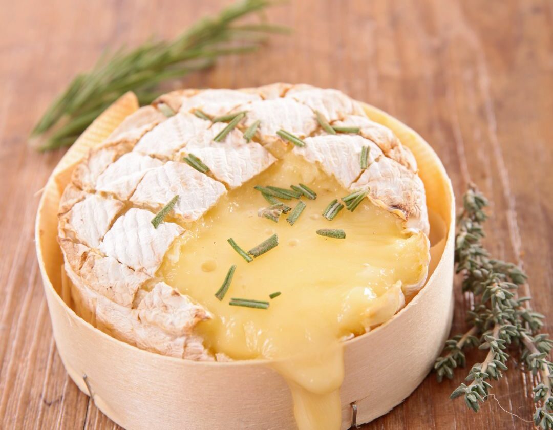 Camembert au BBQ + salade