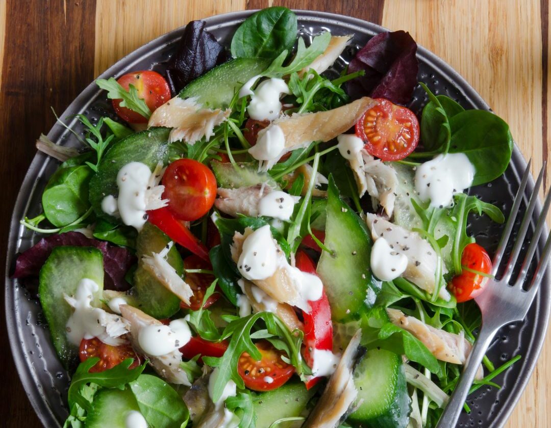 Salade de maquereau, betterave et concombre